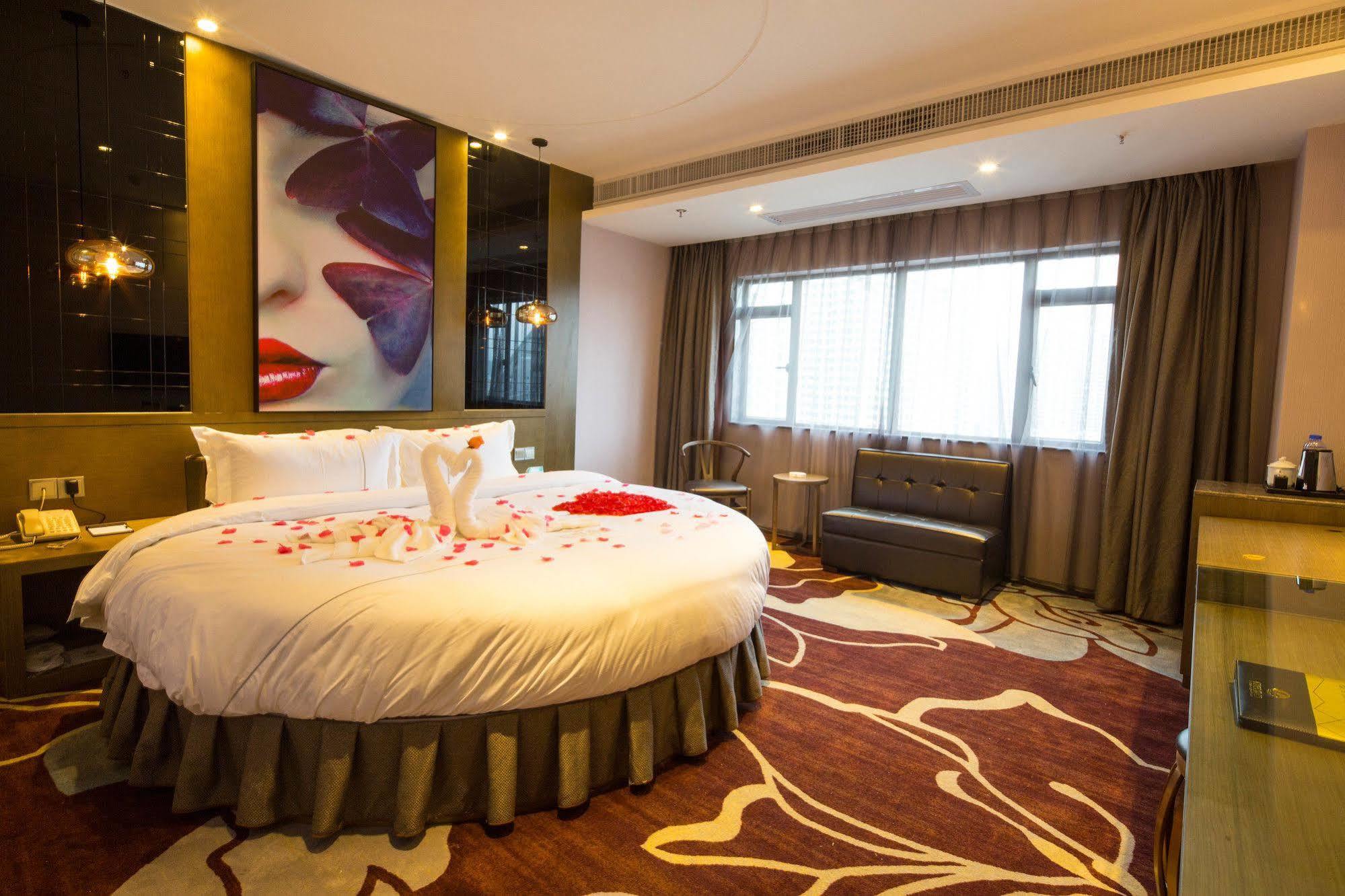 Lnsail Hotel Shenzhen Luohu Port Railway Station Exterior foto